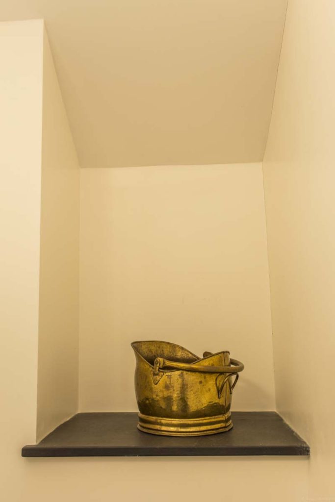 Built-in display niche with a slate shelf in a dormer loft conversion in St Werburgh's, Bristol